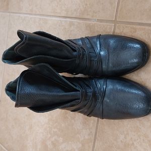 Bernardo black leather booties size 8.5 M made in Brazil